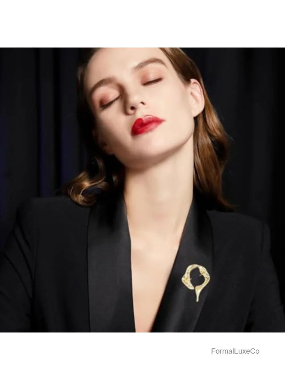 Gold Hammered Irregular Geometric Brooch Pin for Women Suit Lapel Scarf